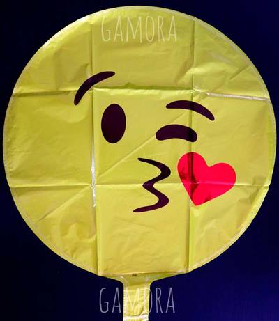 globo metalizado emoticon o emoji de amor